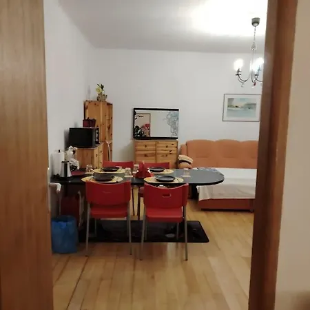 Apartment Simple & Easy Center Split